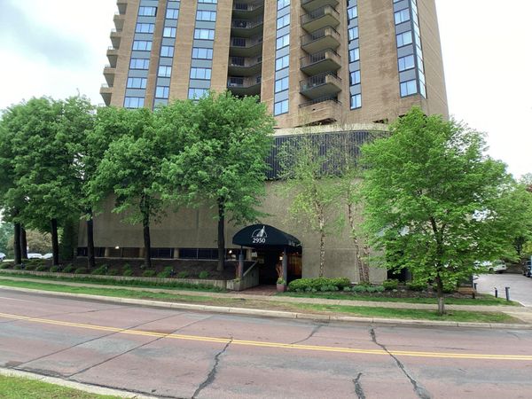 2950 Dean Parkway , Unit 604, Minneapolis, MN 55416