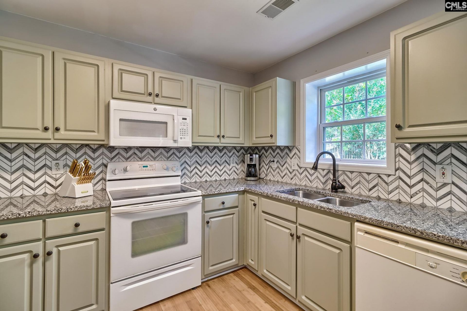 500 Oak Cove Drive  Photo 12