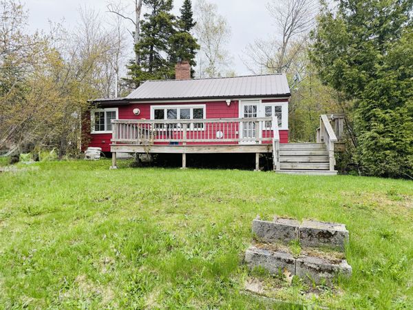 3756 S Westshore DR, Sault Ste Marie, MI 49783