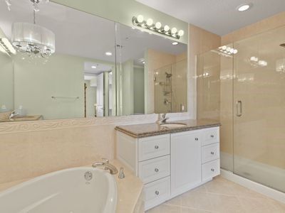 4 Harbour Isle Drive E, Unit 106, Fort Pierce, FL 34949 Photo