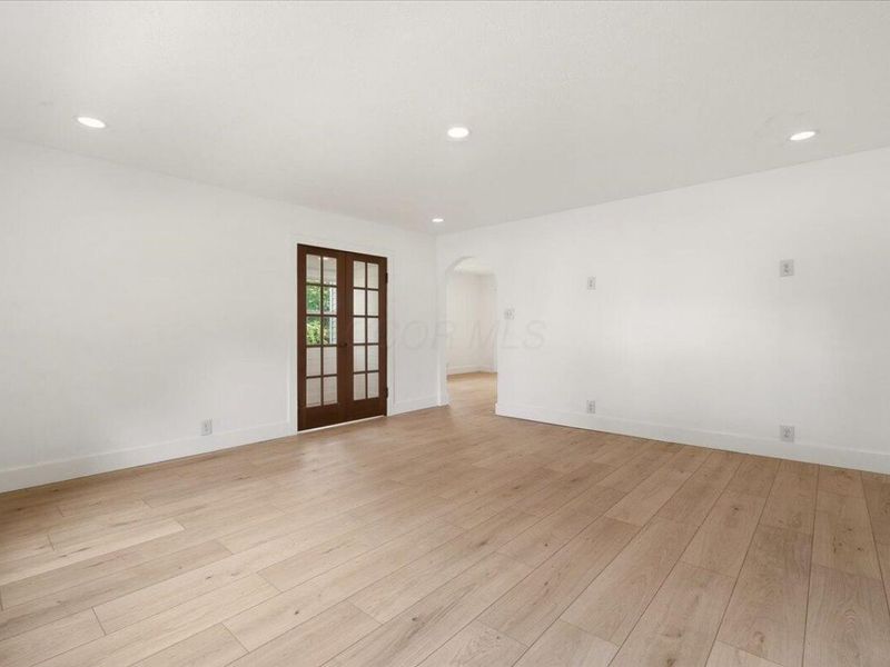 706 E Burgess Street , Mount Vernon, OH 43050 Photo 6