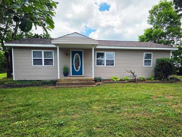 109 Manilla Street , Koshkonong, MO 65692