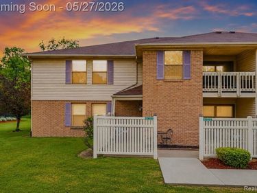 61212 Greenwood Drive, South Lyon, MI 48178