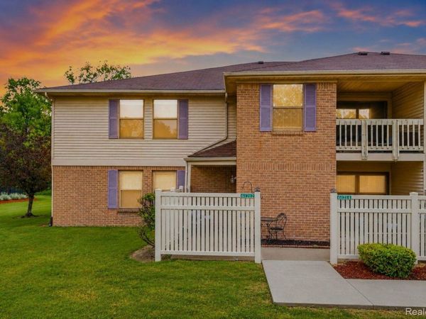 61212 Greenwood Drive, South Lyon, Mi 48178