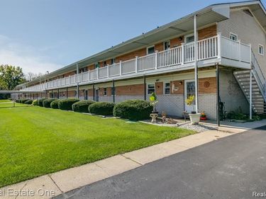 26955 Milford Road Road, Lyon Twp, MI 48178