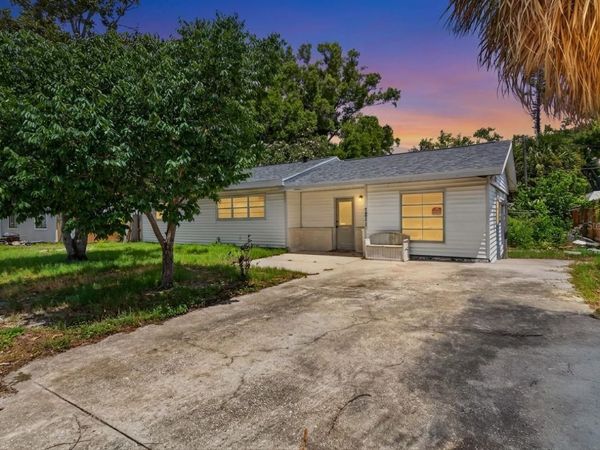 7211 LYNNWOOD AVENUE N, ST PETERSBURG, FL 33710