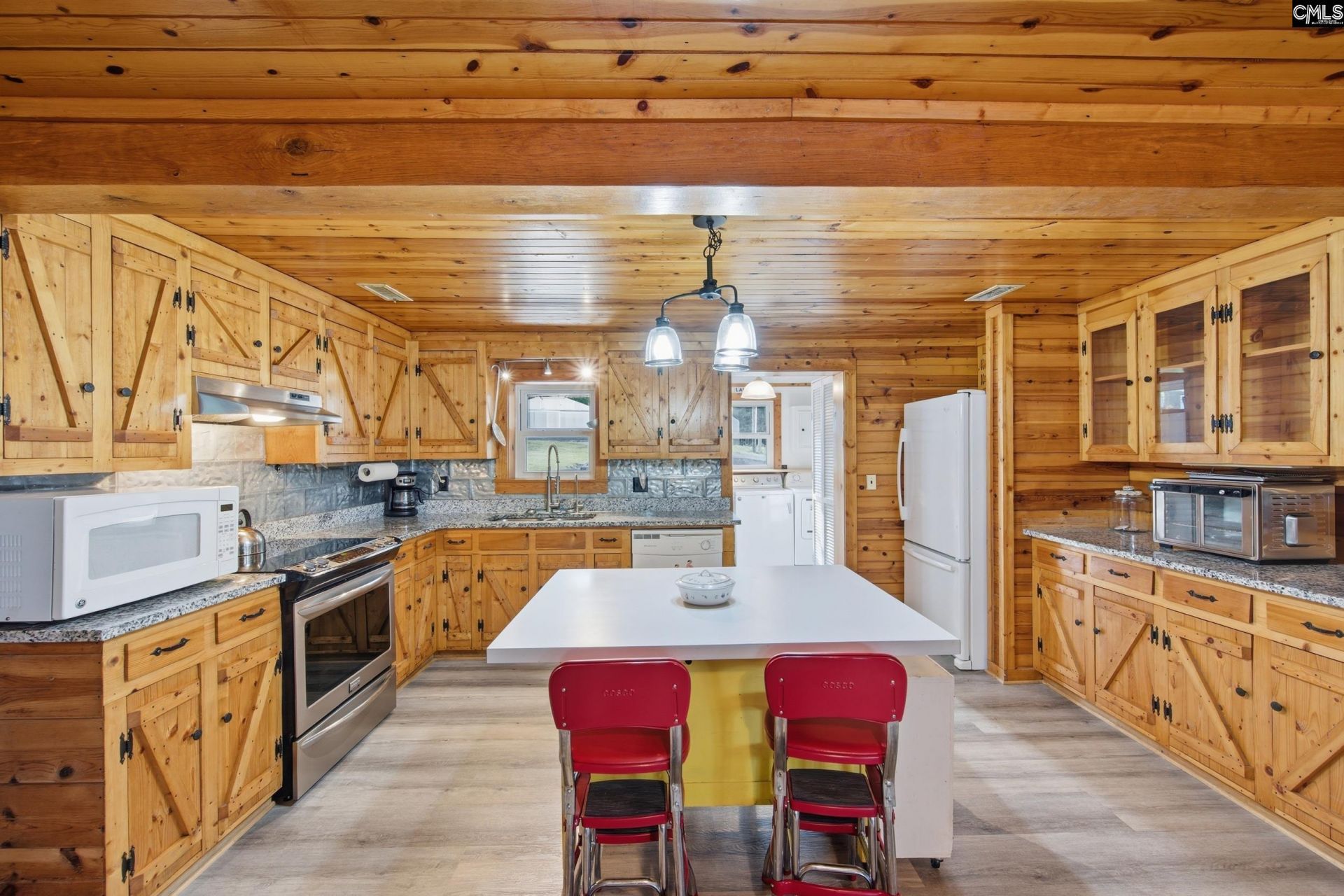 1089 Lake Drive  Photo 11