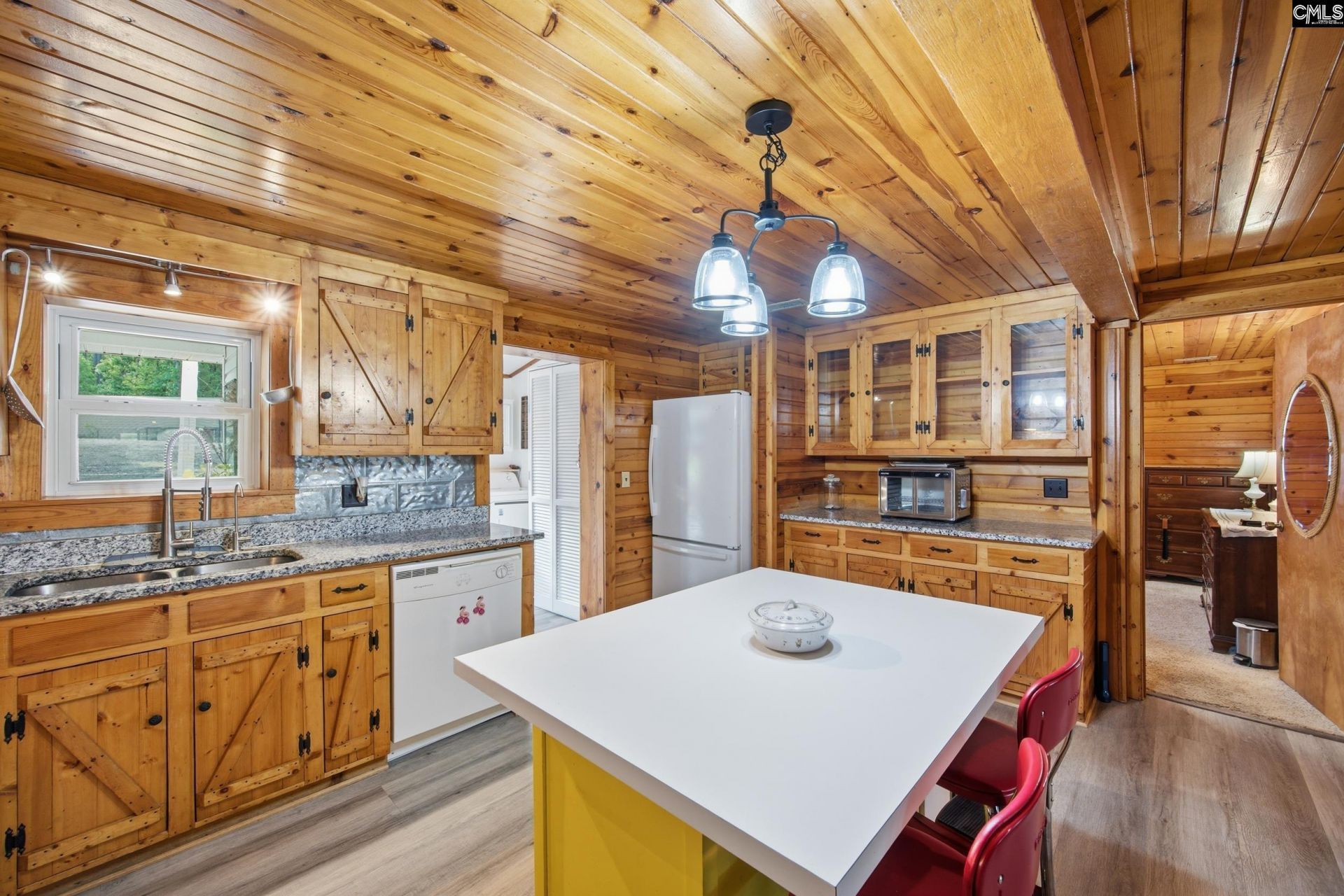 1089 Lake Drive  Photo 12