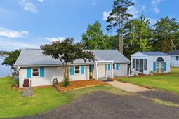 1089 Lake Drive  photo 4