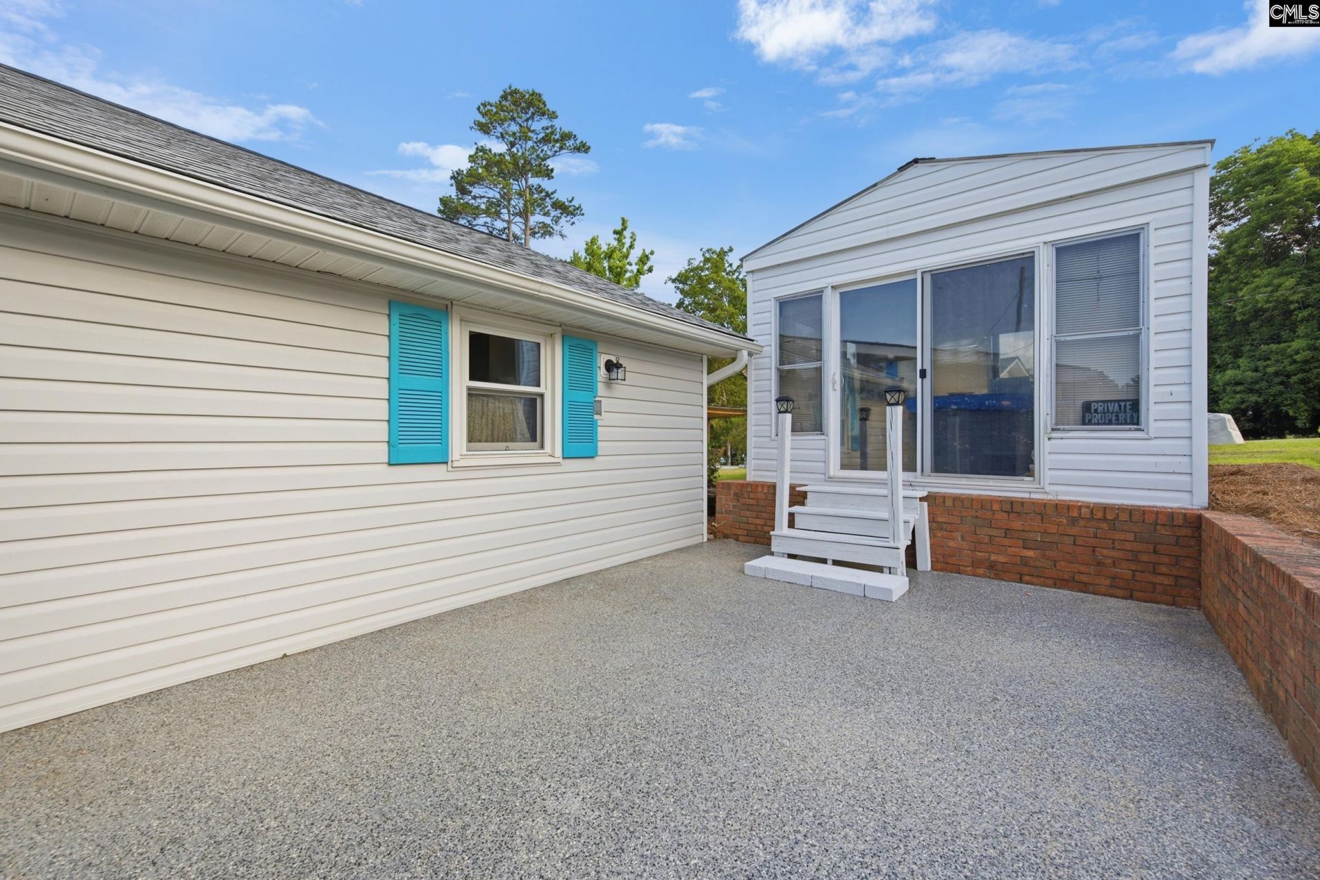 1089 Lake Drive  Photo 9