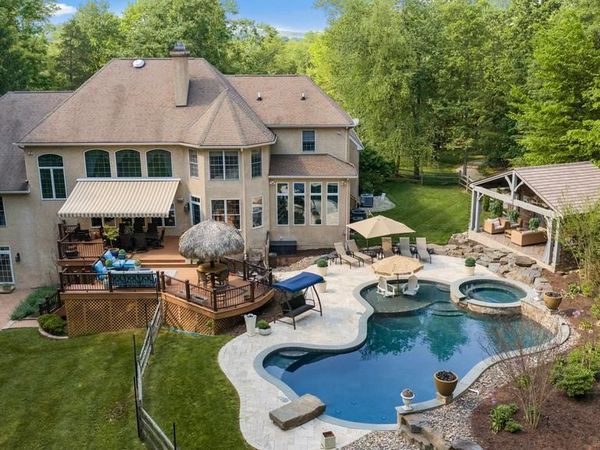 5 GLEN EAGLES DRIVE , NEW HOPE, PA 18938