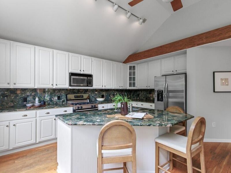 4304 Braunton Road , Columbus, OH 43220 Photo 12