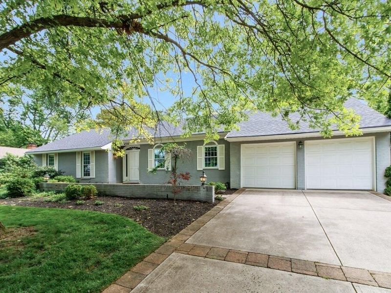 4304 Braunton Road , Columbus, OH 43220 Photo 2