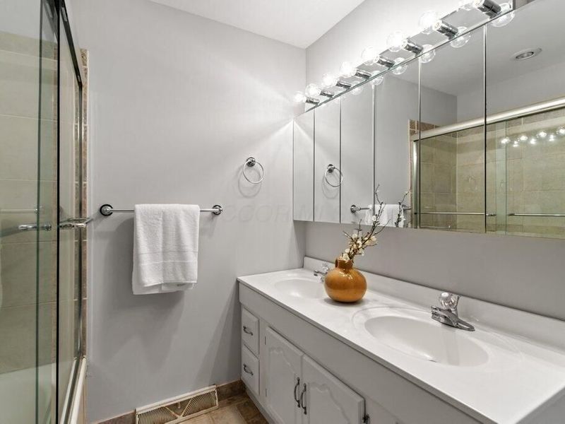 4304 Braunton Road , Columbus, OH 43220 Photo 24