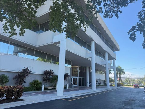 290 NW 165th St , Unit PH-7, Miami, FL 33169