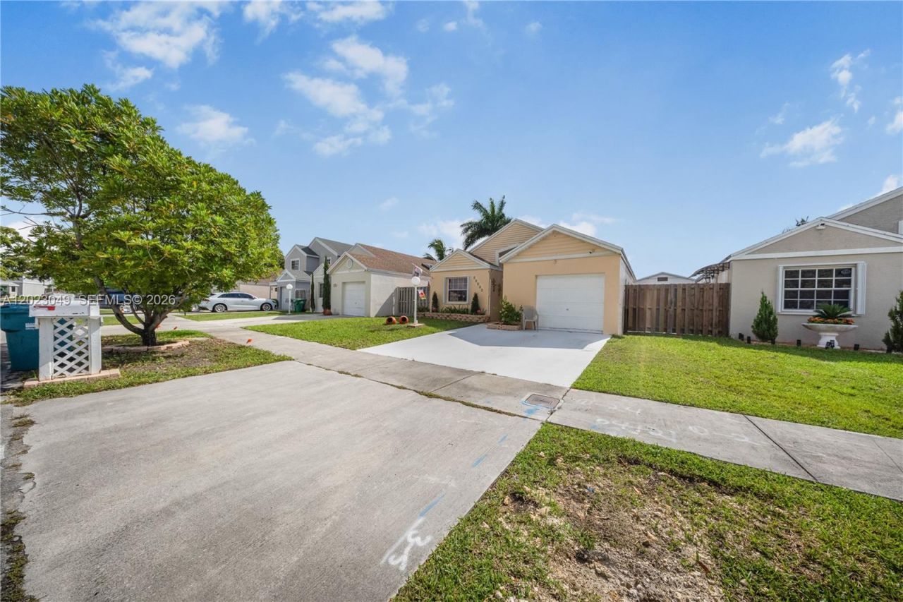 14637 SW 127th Ct, Miami, FL 33186 Photo