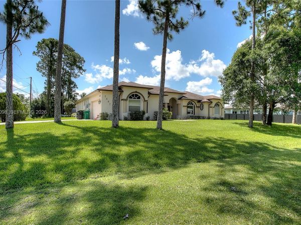 1687 SW Import Dr , Port St. Lucie, FL 34953