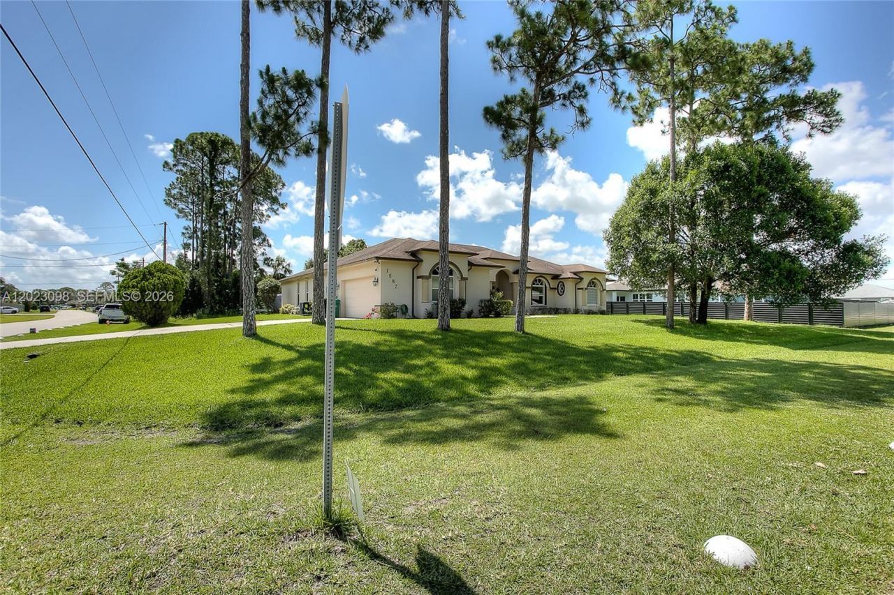1687 SW Import Dr , Port Saint Lucie, FL 34953 Photo