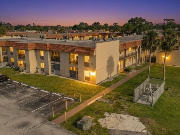 6100 Forest Hill Blvd , Unit 107, West Palm Beach, FL 33415