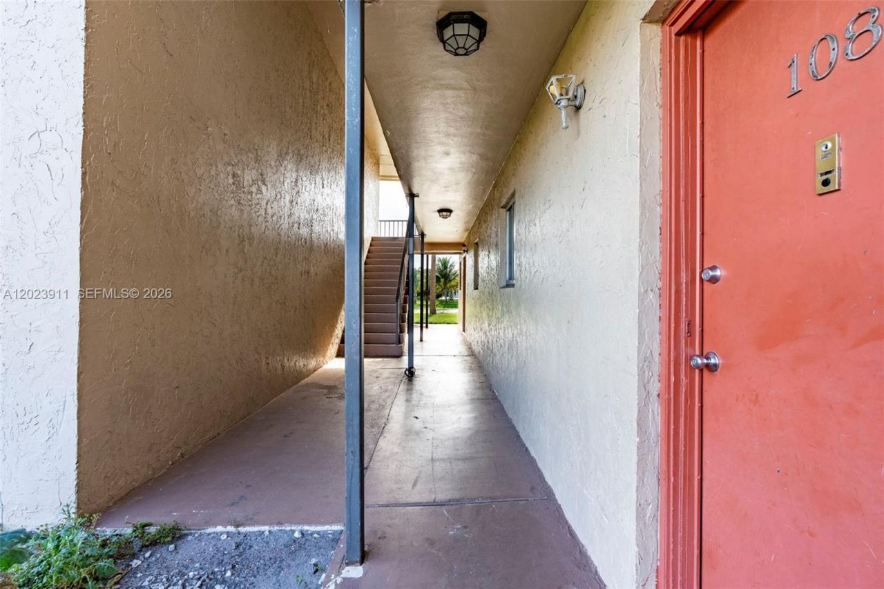 6100 Forest Hill Blvd, Unit 107, West Palm Beach, FL 33415 Photo