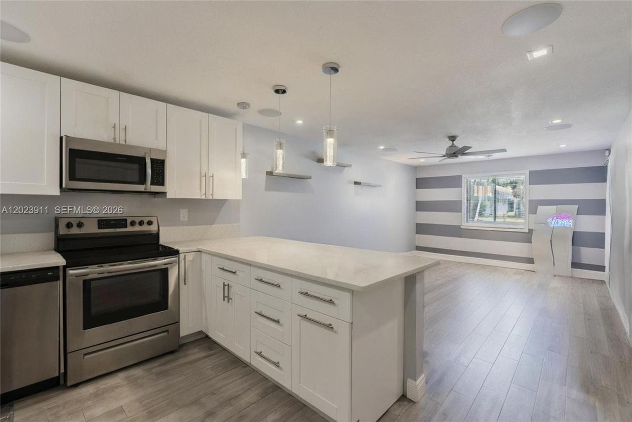 6100 Forest Hill Blvd, Unit 107, West Palm Beach, FL 33415 Photo
