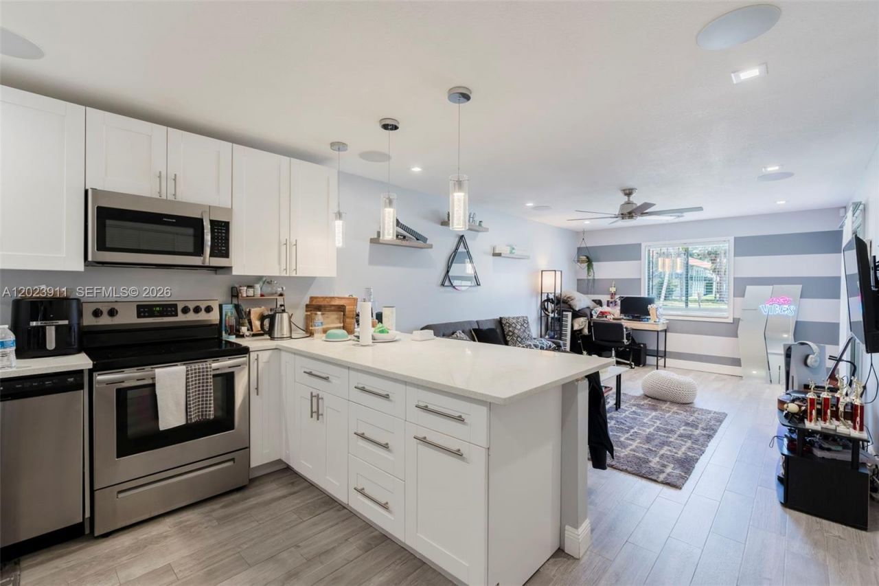 6100 Forest Hill Blvd, Unit 107, West Palm Beach, FL 33415 Photo
