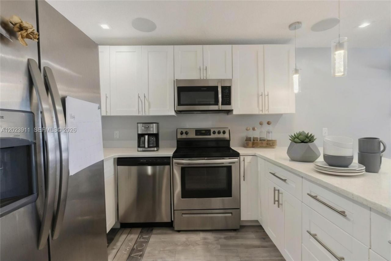6100 Forest Hill Blvd, Unit 107, West Palm Beach, FL 33415 Photo