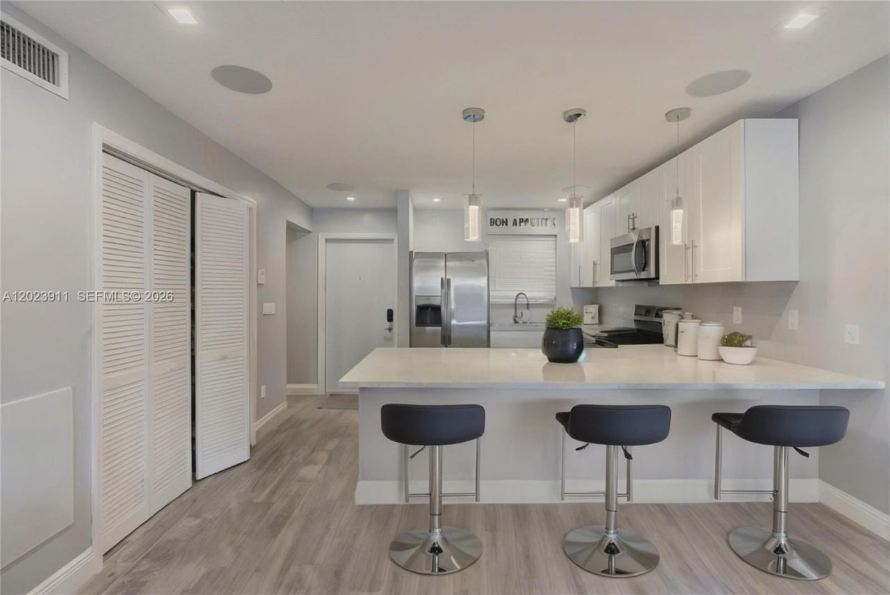 6100 Forest Hill Blvd, Unit 107, West Palm Beach, FL 33415 Photo