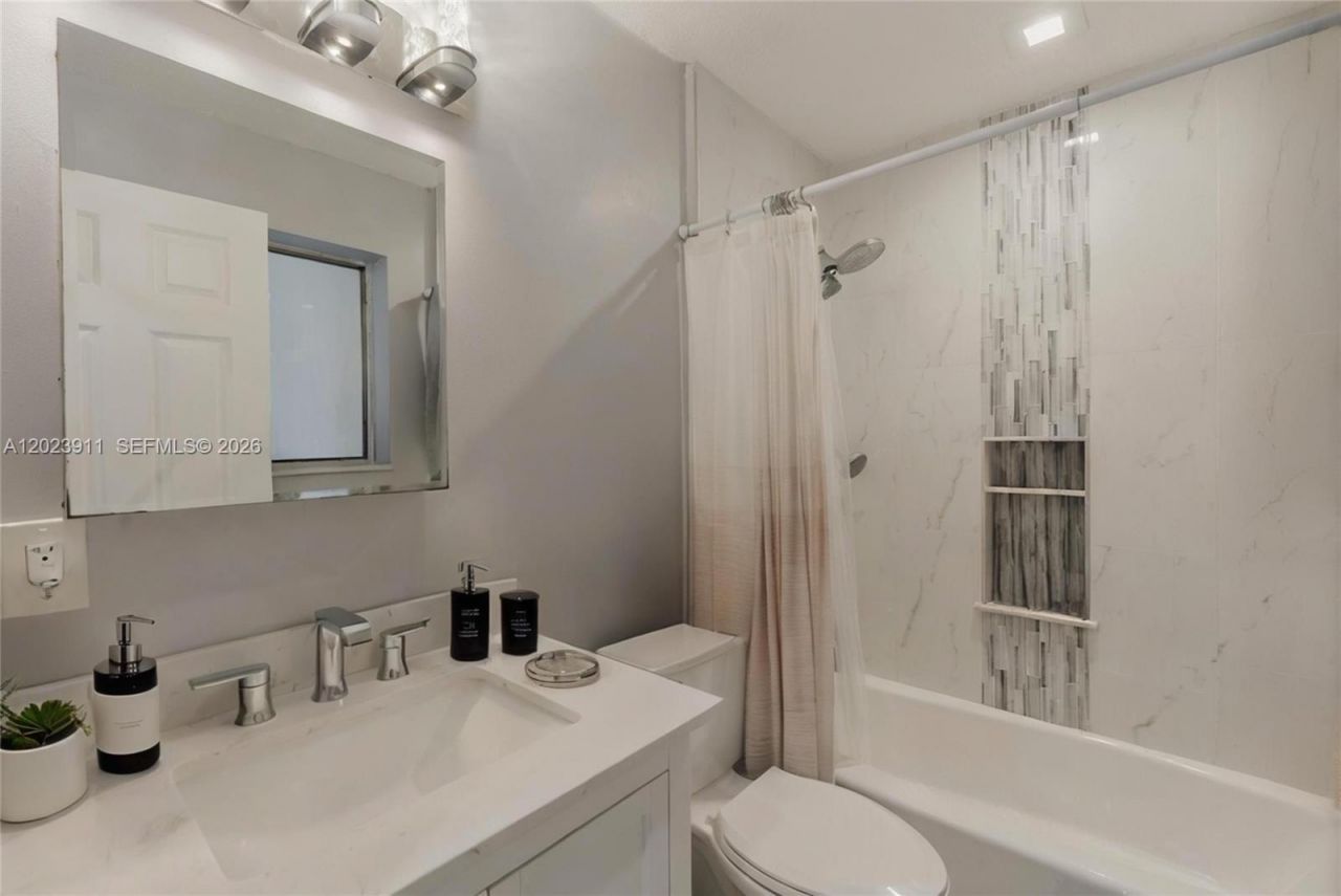 6100 Forest Hill Blvd, Unit 107, West Palm Beach, FL 33415 Photo