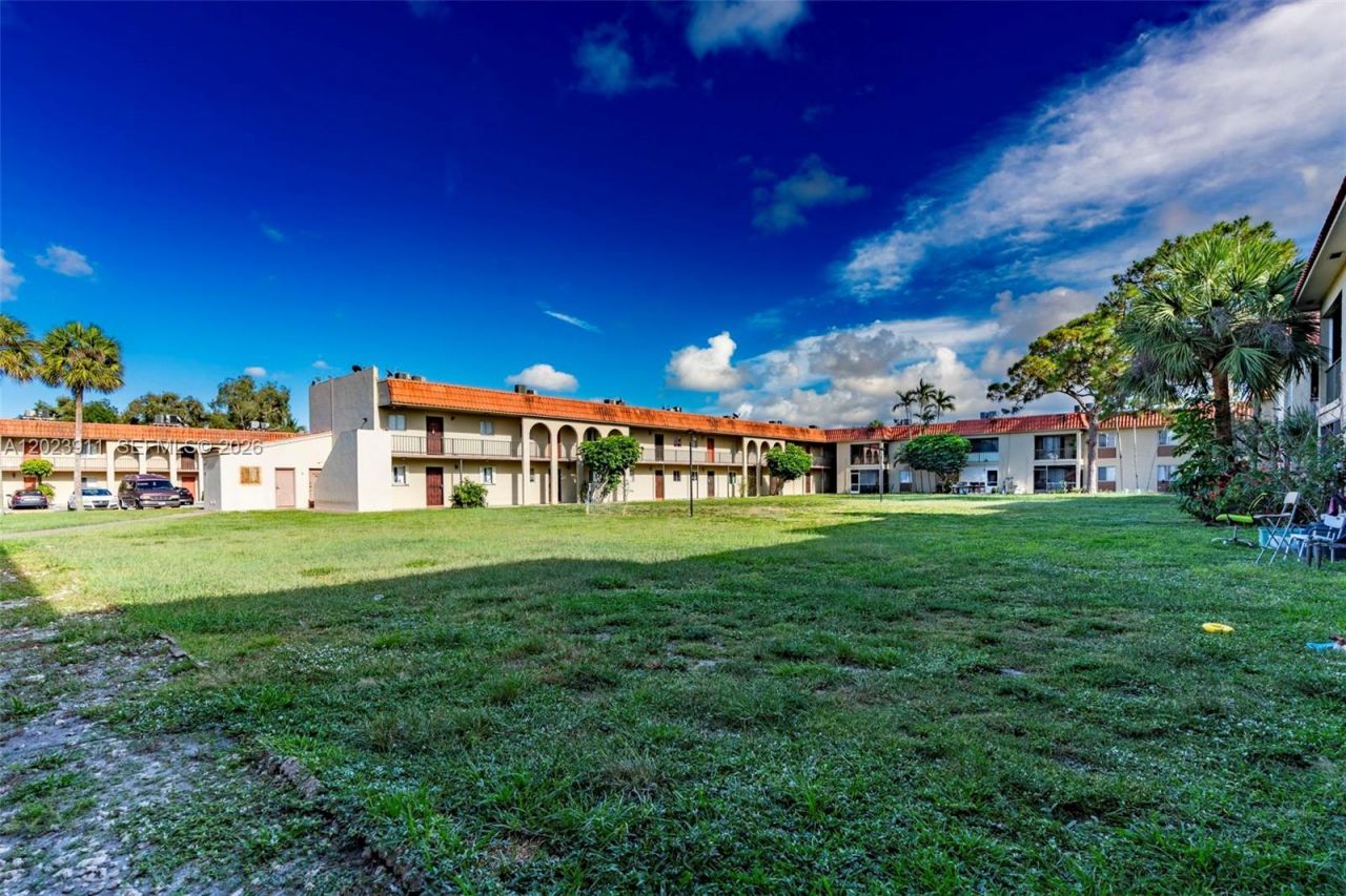 6100 Forest Hill Blvd, Unit 107, West Palm Beach, FL 33415 Photo