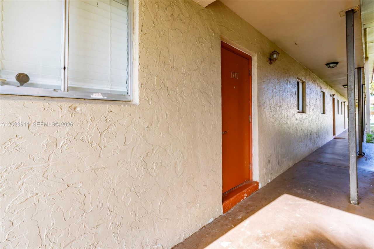 6100 Forest Hill Blvd, Unit 107, West Palm Beach, FL 33415 Photo