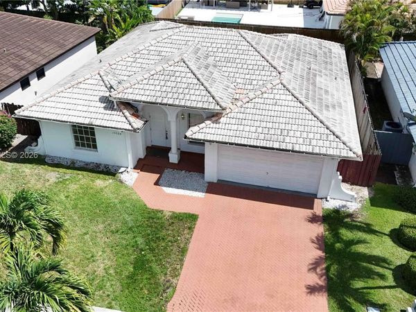 16068 SW 101st Ter, Miami, FL 33196