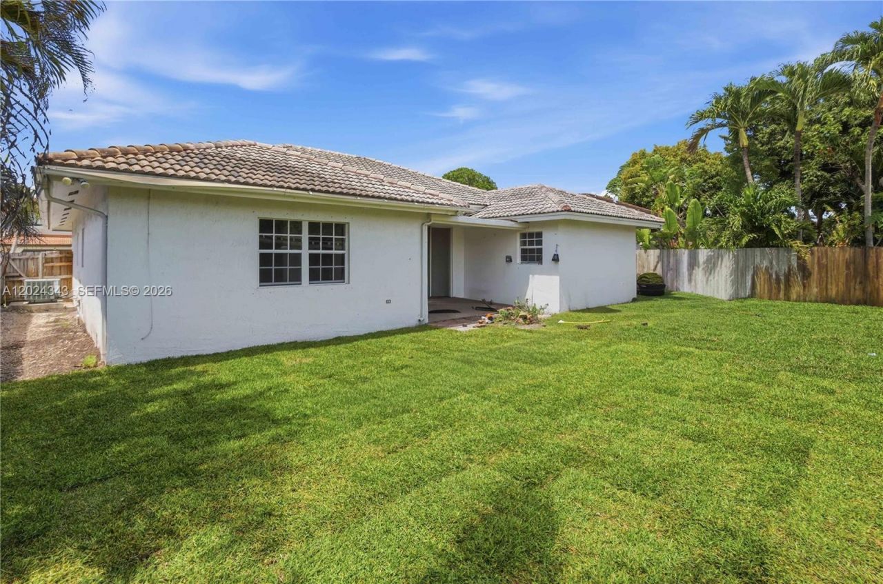 16068 SW 101st Ter, Miami, FL 33196 Photo