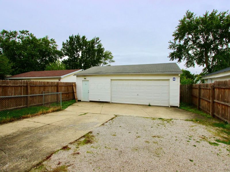 838 Oak Grove Avenue , Marion, OH 43302 Photo 2