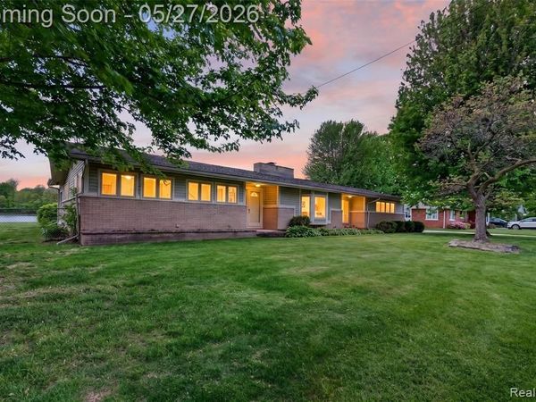 26995 James Avenue, Flat Rock, MI 48134