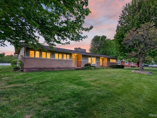 26995 James Avenue, Flat Rock, MI 48134