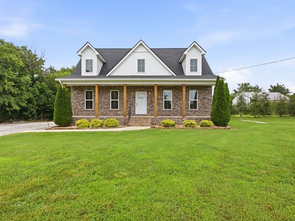 3760 Mealer Rd, Chapel Hill, TN 37034