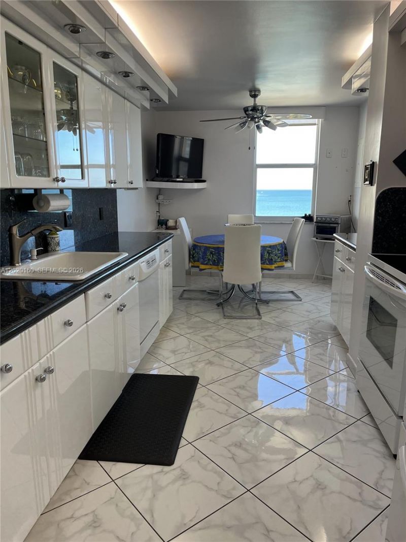 1920 S Ocean Dr, Unit 16B, Hallandale Beach, FL 33009 Photo