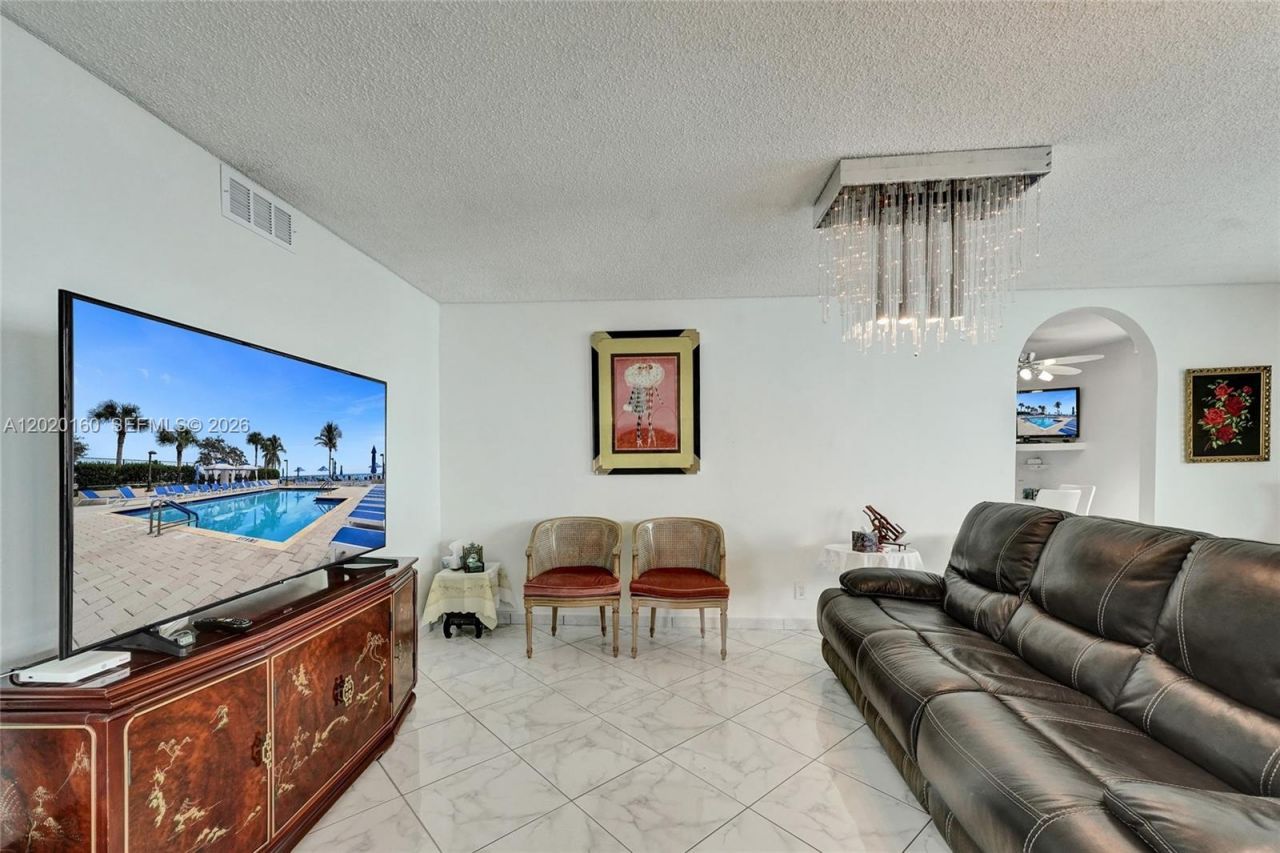 1920 S Ocean Dr, Unit 16B, Hallandale Beach, FL 33009 Photo