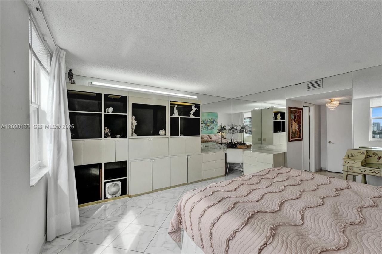 1920 S Ocean Dr, Unit 16B, Hallandale Beach, FL 33009 Photo