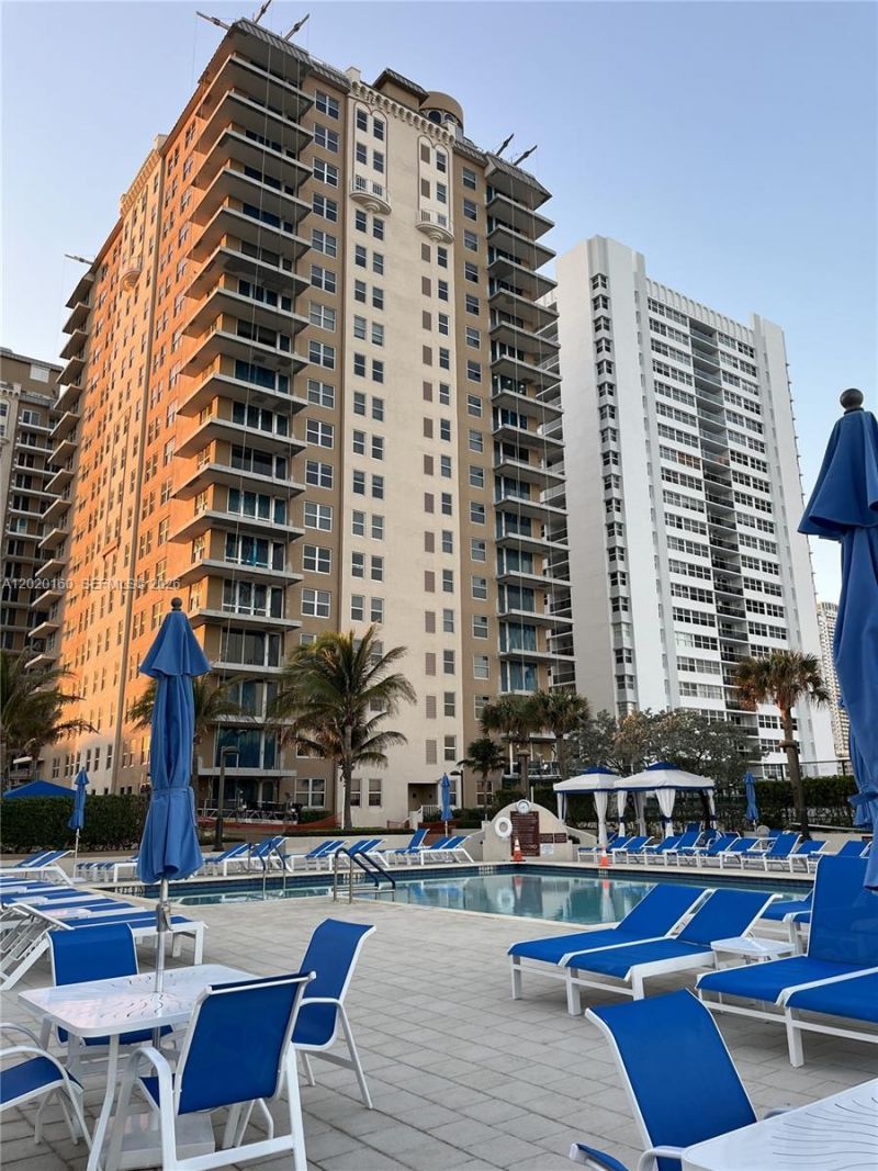 1920 S Ocean Dr, Unit 16B, Hallandale Beach, FL 33009 Photo