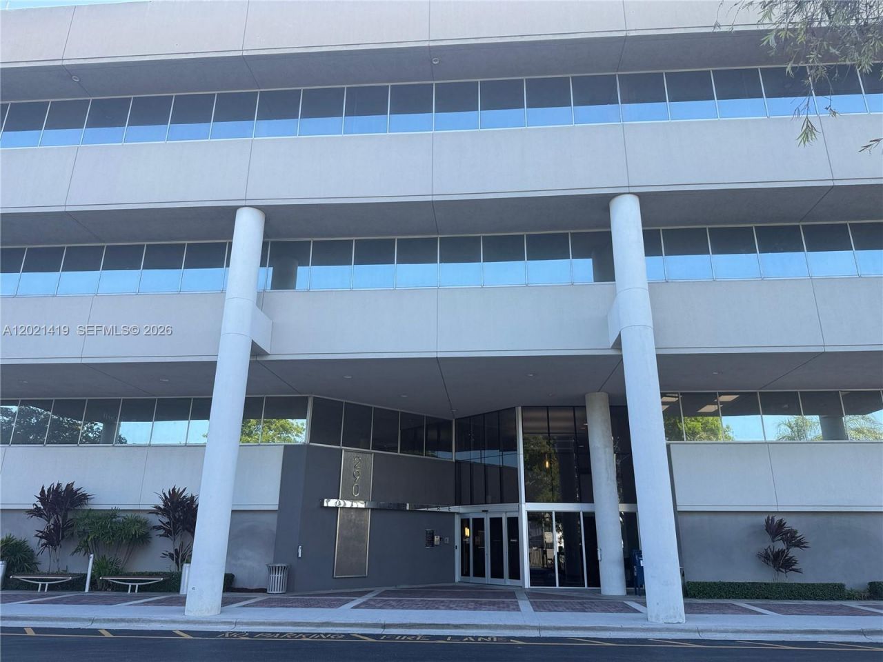 290 NW 165th St , Unit M-800, Miami, FL 33169 Photo