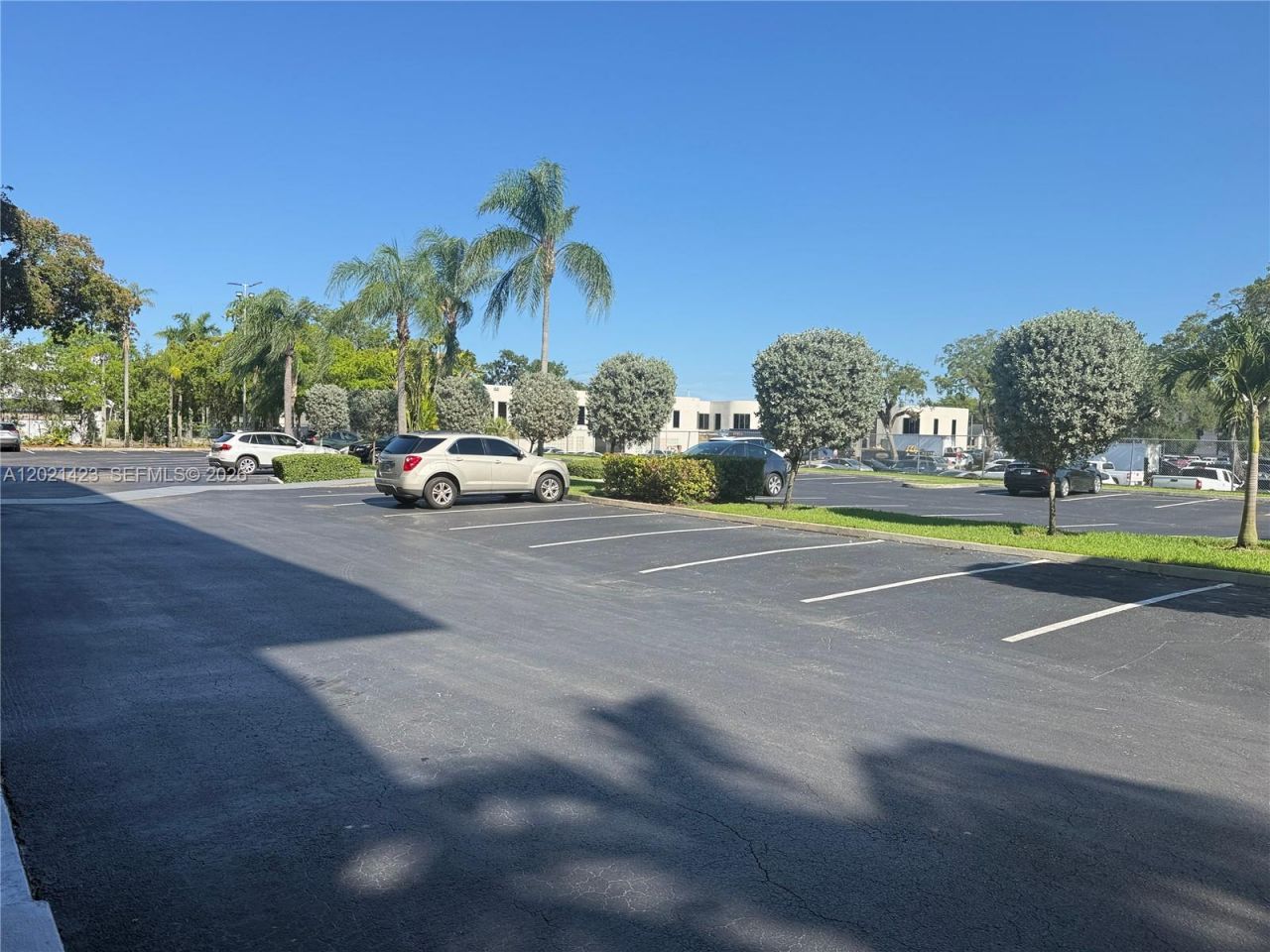 290 NW 165th St , Unit P-600, Miami, FL 33169 Photo