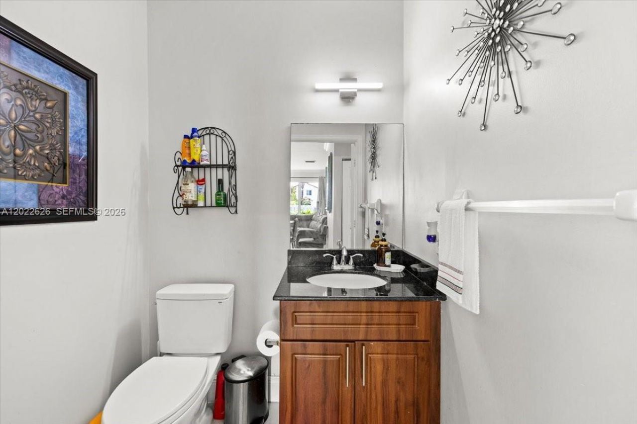 668 NW 155th Ter, Pembroke Pines, FL 33028 Photo