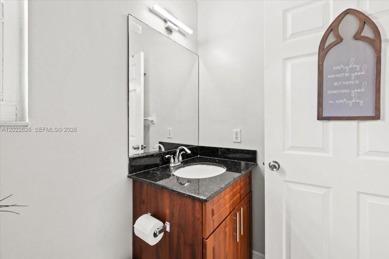 668 NW 155th Ter, Pembroke Pines, FL 33028 Photo