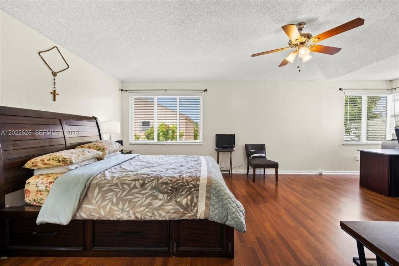 668 NW 155th Ter, Pembroke Pines, FL 33028 Photo