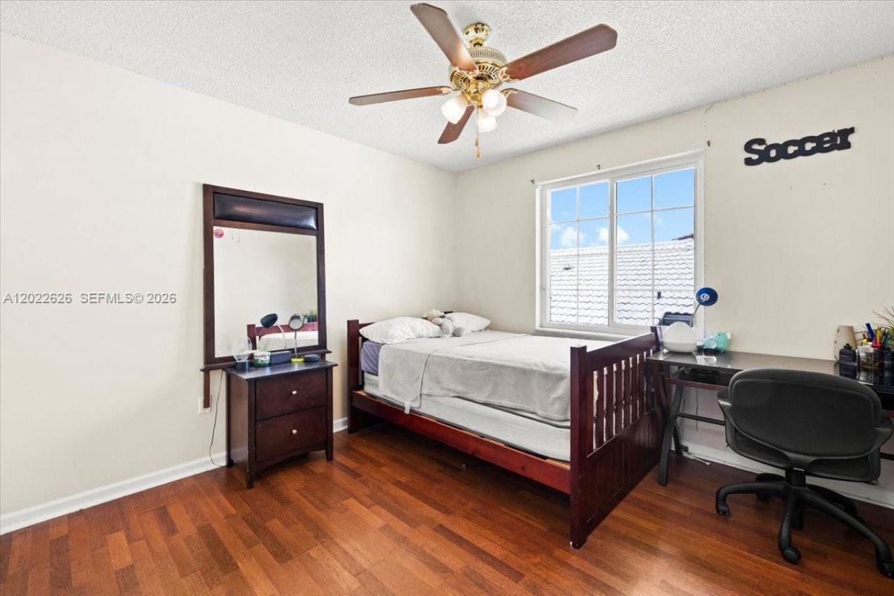668 NW 155th Ter, Pembroke Pines, FL 33028 Photo