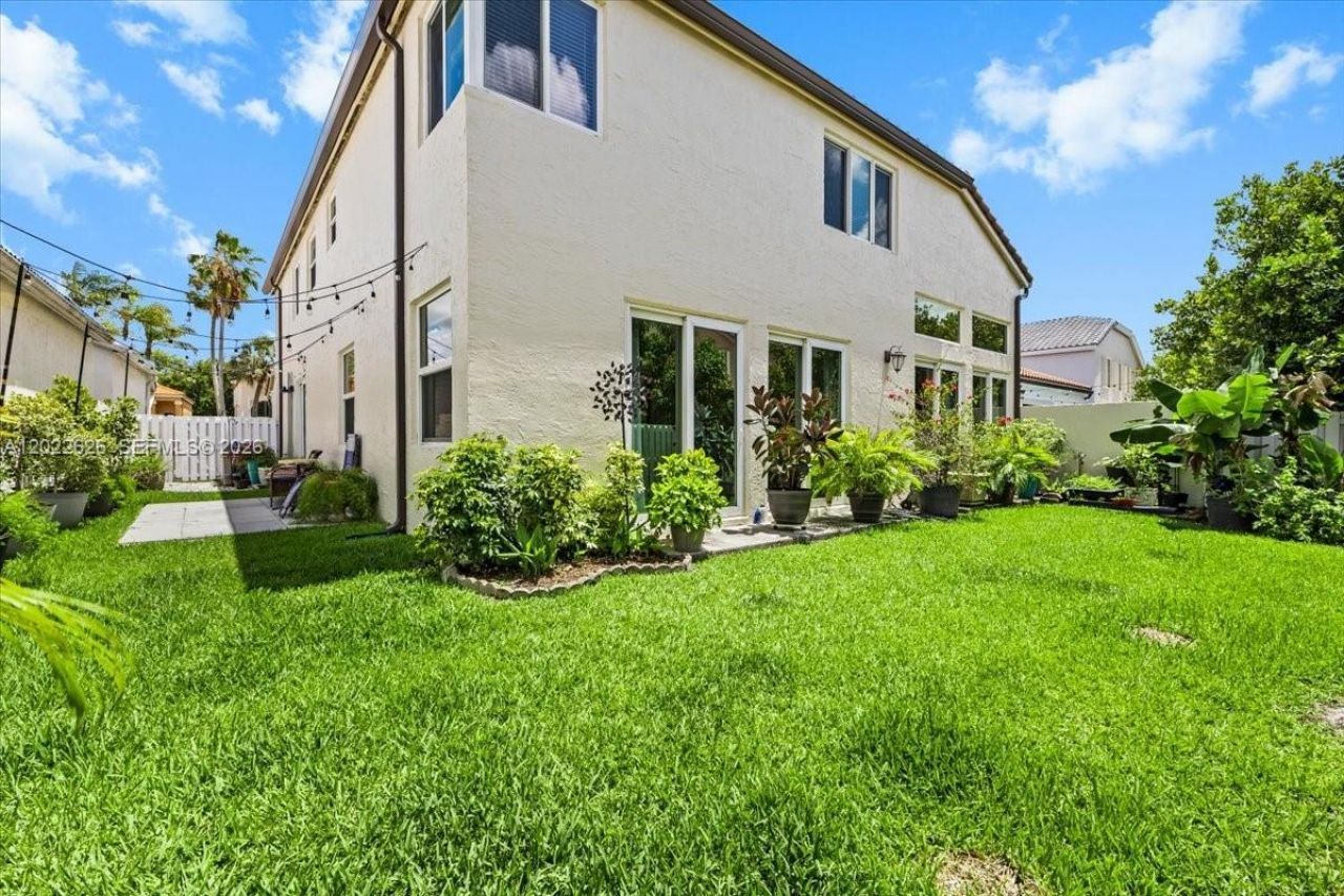 668 NW 155th Ter, Pembroke Pines, FL 33028 Photo