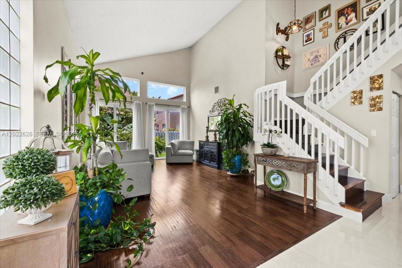 668 NW 155th Ter, Pembroke Pines, FL 33028 Photo