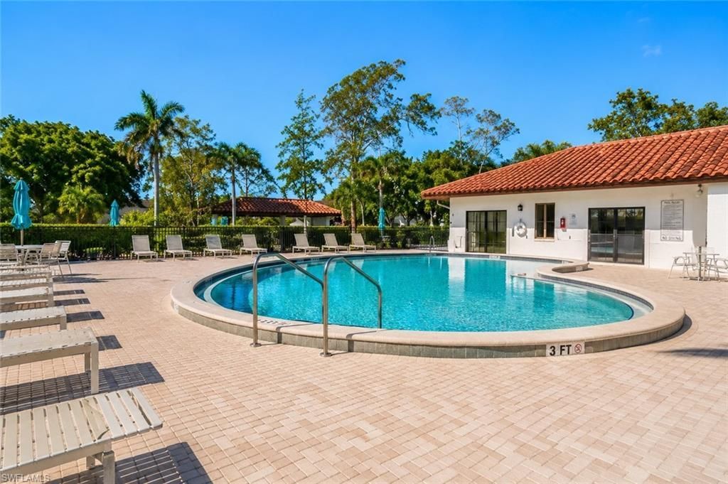 1056 Forest Lakes Dr, Unit A201, Naples, FL 34105 Photo